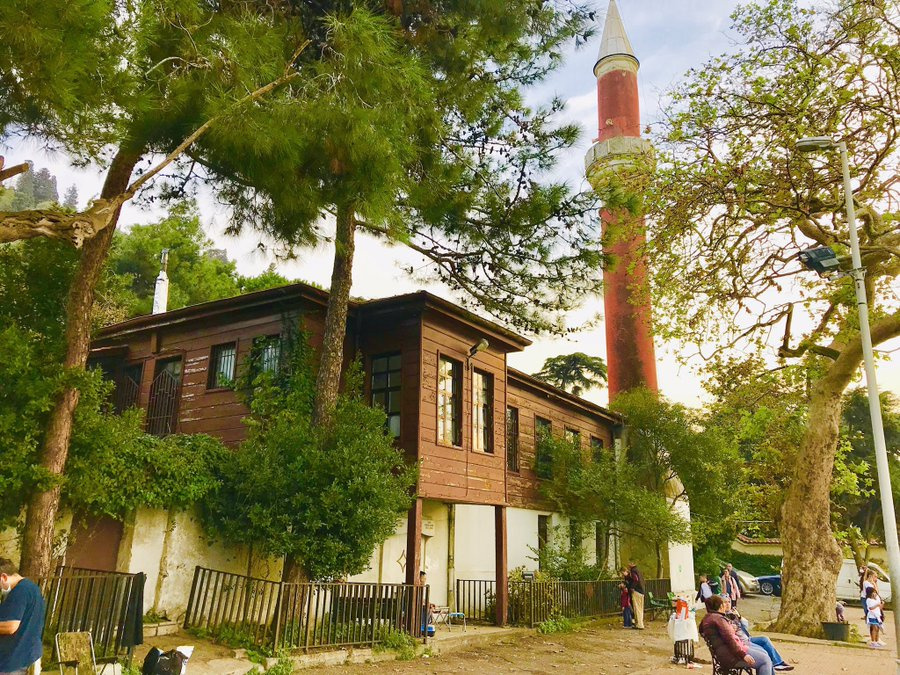 İstanbul'daki tarihi Vaniköy Camisi'nde yangın çıktı - Internet Haber
