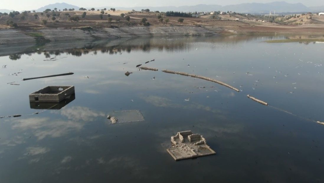 Kahramanmaraş'ta barajda sular çekildi! Ortaya çıkanlar görenleri şaşırttı