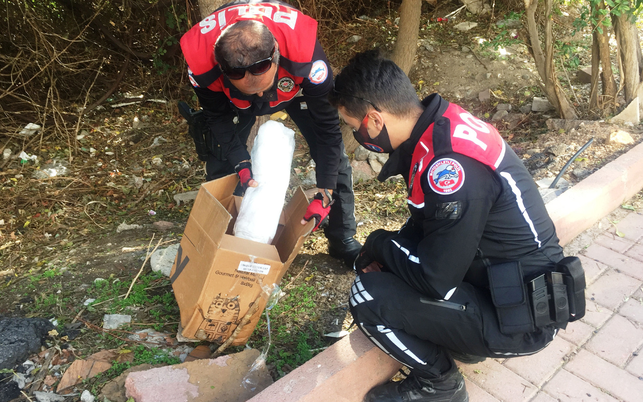 Antalya'da çarşafa sarılı paket polisi alarma geçirdi! Bakın ne çıktı