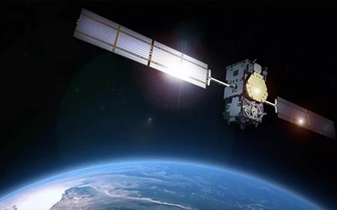 Türksat 5A ve 5B uydularına uzay sigortası! Protokol imzalanacak