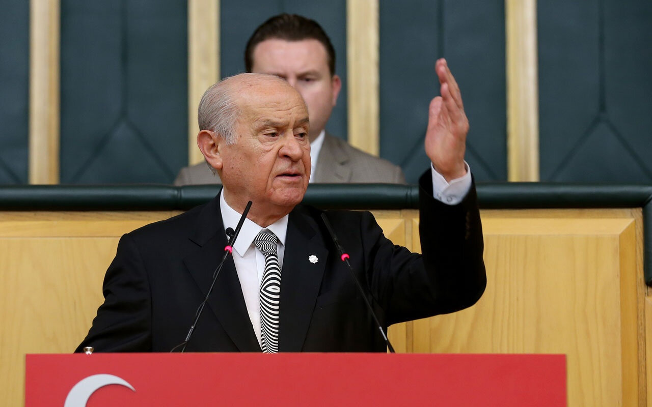 Bahçeli'den Anayasa çalışmasına tepki: Henüz anasından doğmadı