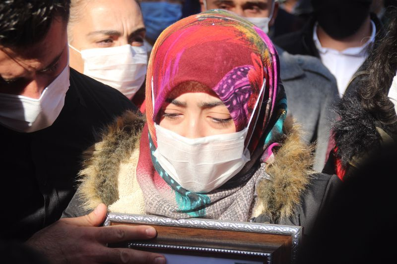 Kayseri'de 3 aylık evli şehidin cenazesinde gözyaşları sel oldu