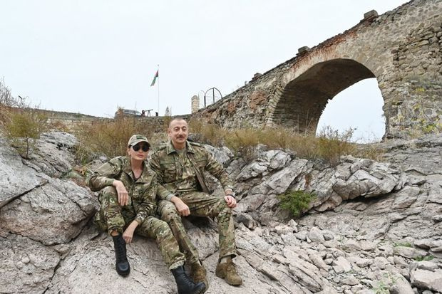 Cumhurbaşkanı Aliyev'den Karabağ'da zafer turu - Internet Haber
