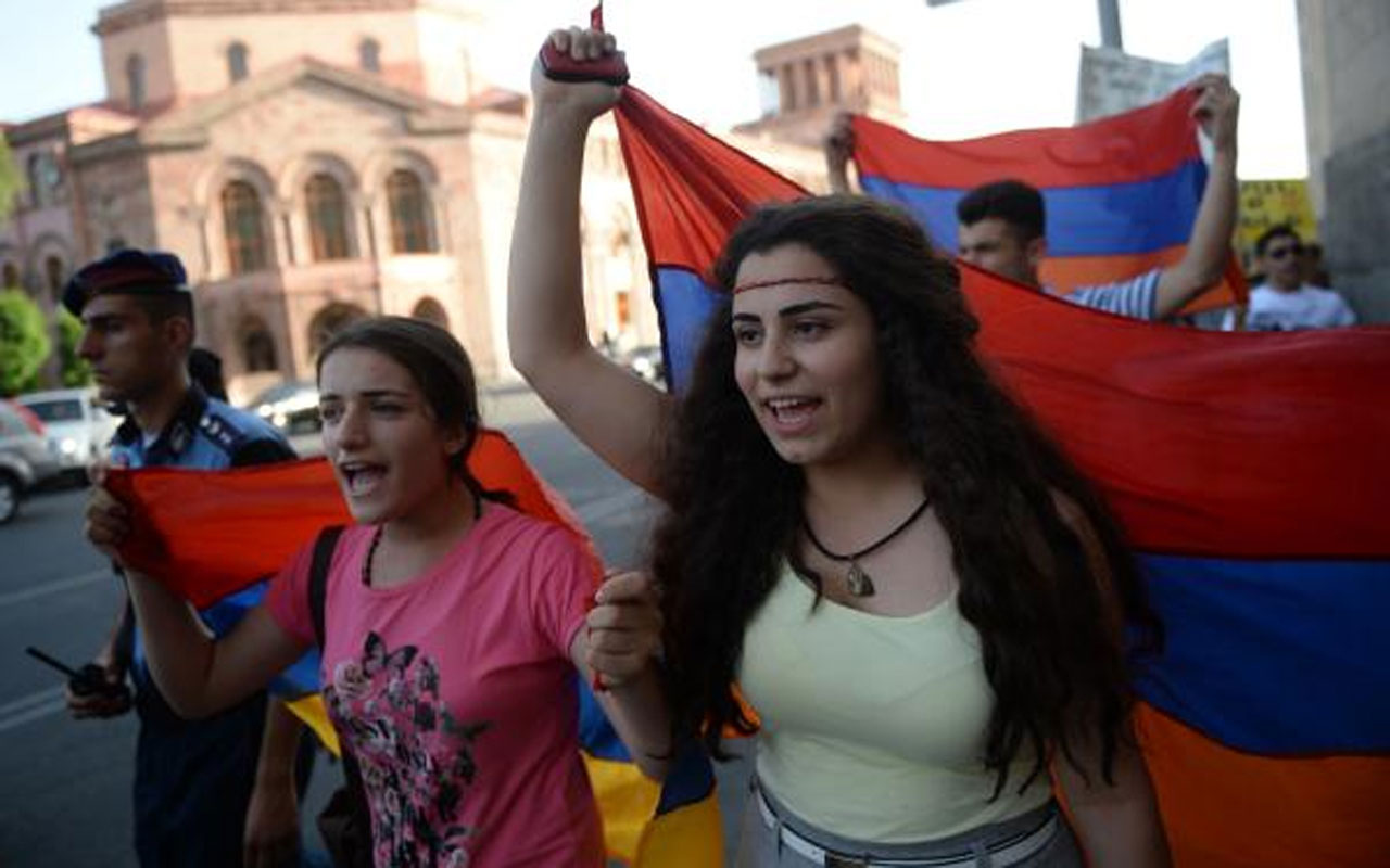 Ermeniler, Dağlık Karabağ'daki çatışmalar sonrası ne düşünüyor? Çok konuşulacak anket