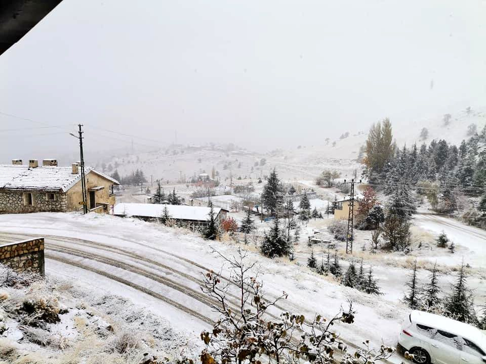 Antalya Saklıkent'te kar kalınlığı 7 santimetreye ulaştı