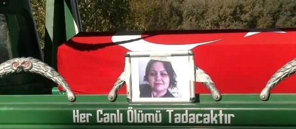 Bursa'da büyük acı! Koronavirüsten ölen Emine hemşire son yolculuğuna uğurlandı
