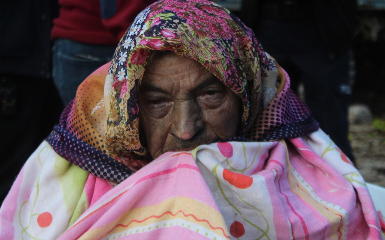Antalya'da elektrikli battaniye yaşlı kadının hayatını mal oluyordu itfaiye kurtardı