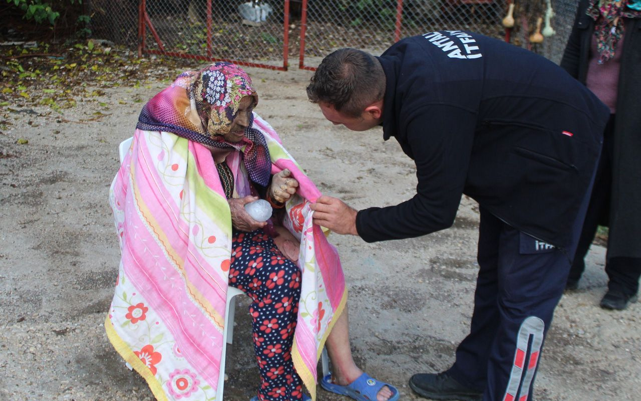 Antalya'da elektrikli battaniye yaşlı kadının hayatını mal oluyordu itfaiye kurtardı