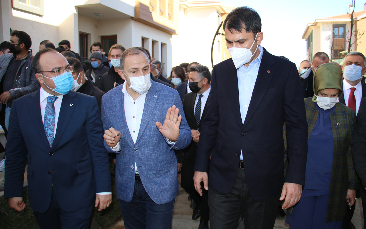 Çevre ve Şehircilik Bakanı Murat Kurum, Elazığ'da tamamlanan deprem konutlarını inceledi