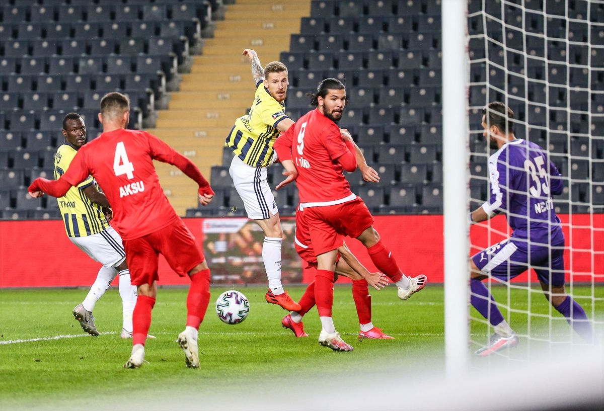 Sivas Belediyespor'u farklı geçen Fenerbahçe kupada üst tura çıktı