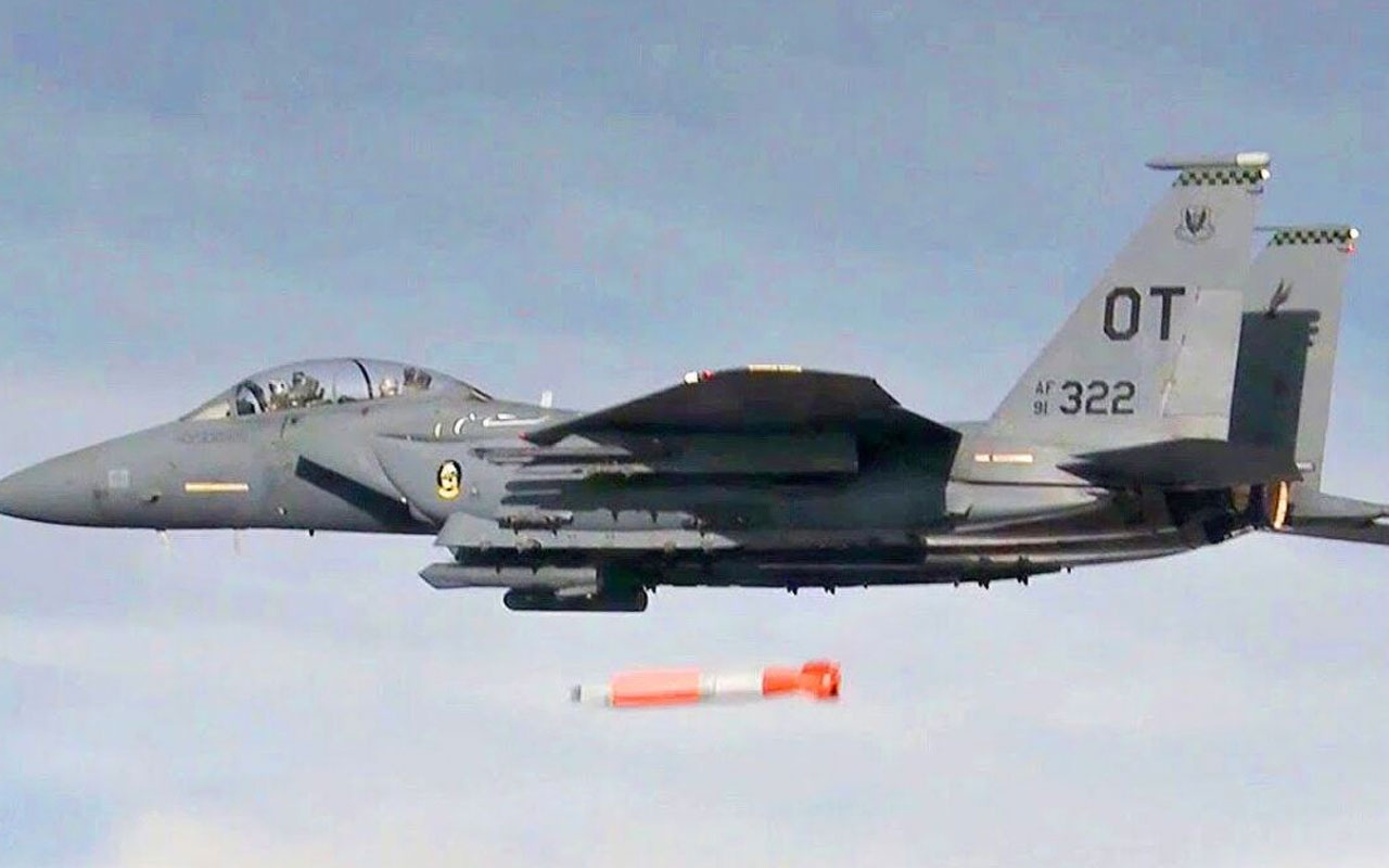 ABD, F-35 uçağında B61-12 tipi nükleer bombanın tam boy modelini test etti
