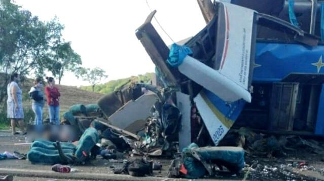 Brezilya'da katliam gibi kaza: 37 kişi hayatını kaybetti