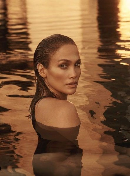 Türk fotoğrafçı Mert Alaş'a Jennifer Lopez çıplak pozlar verdi beğeni yağdı