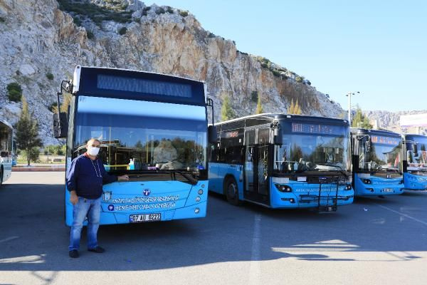 Antalya'da ilginç çözüm! Otobüste 5 litrelik plastik su bidonuyla koronavirüs önlemi aldı