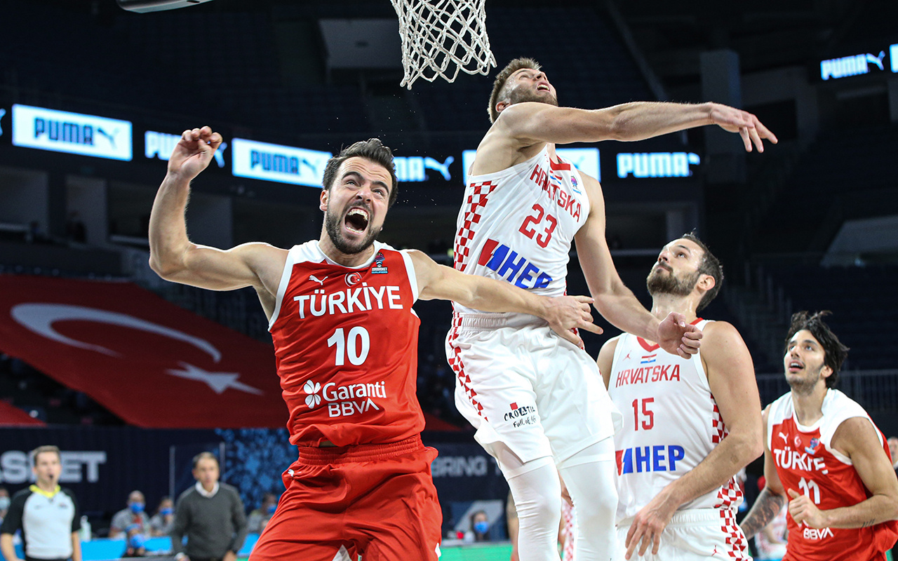Türkiye A Milli Erkek Basketbol Takımı, Hırvatistan'a yetişemedi