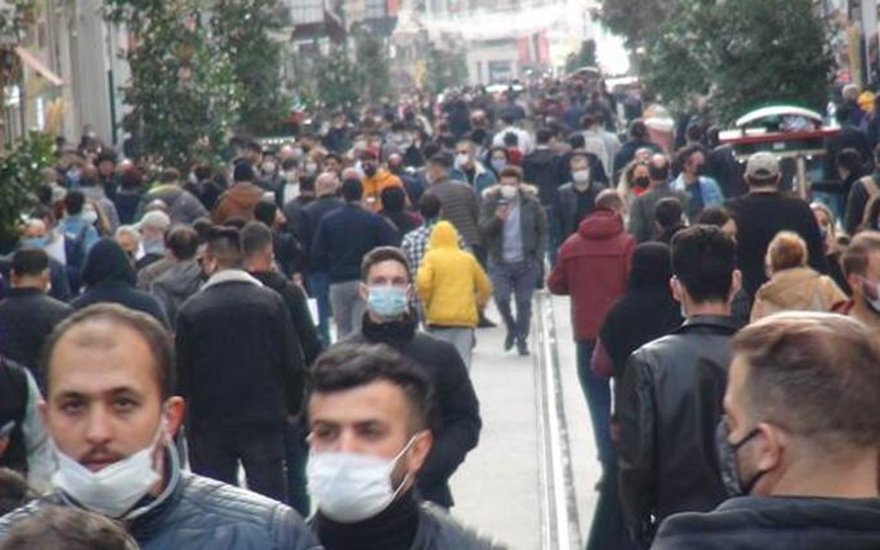 Taksim'de koronavirüs yasakları hiçe sayıldı