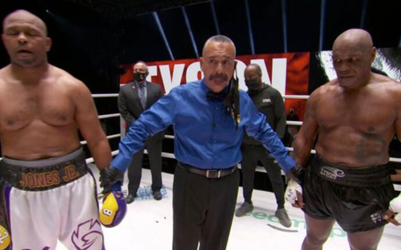 54 yaşındaki Mike Tyson 15 yıl sonra ringlere geri döndü