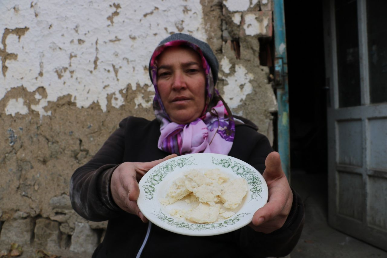 Sivas'ta 6 ay kumda gömülü kalıyor peyniri tadan bir daha vazgeçemiyor