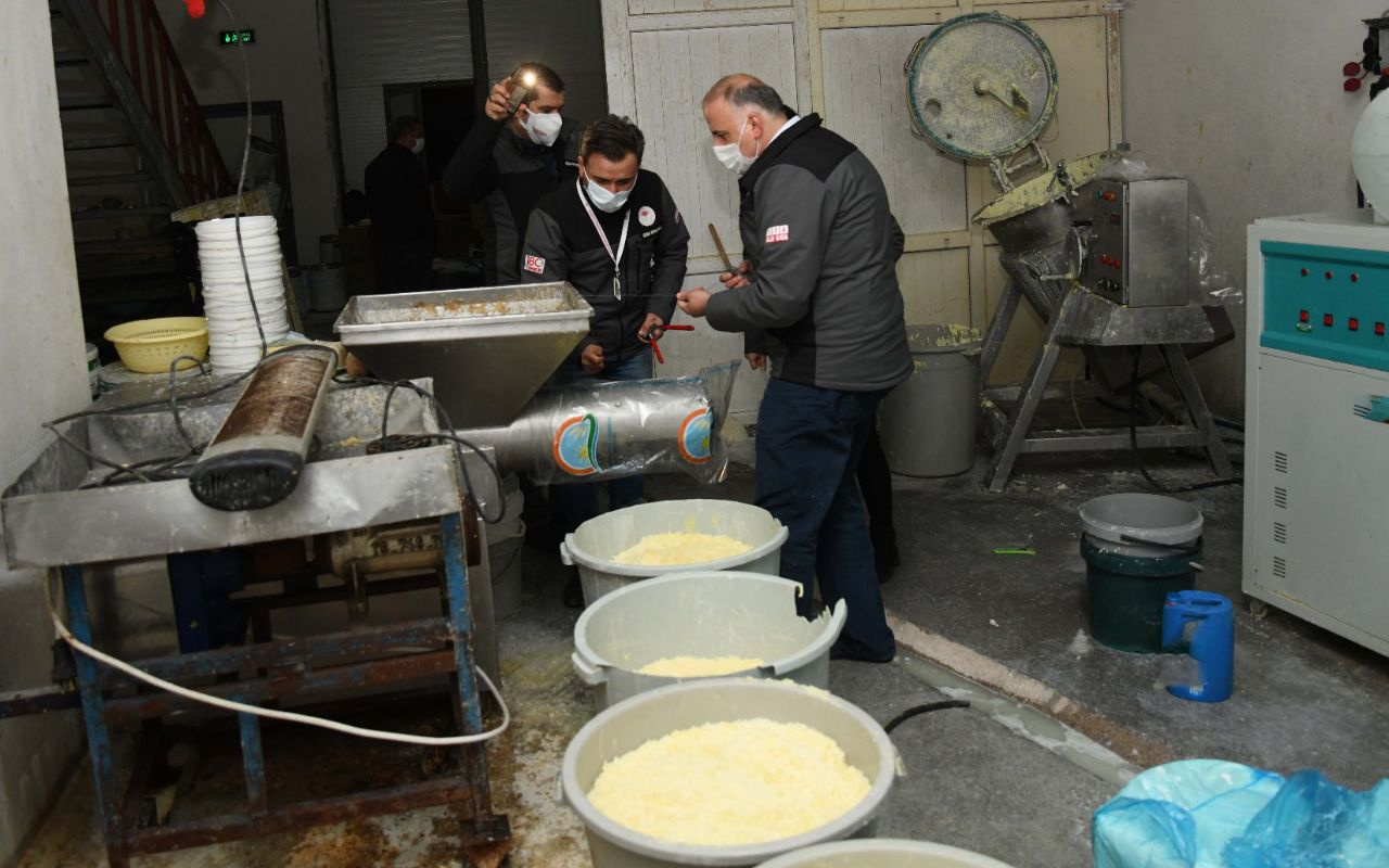 Kayseri'de sahte peynir üretimine 55 bin TL ceza! Mide bulandıran görüntüler