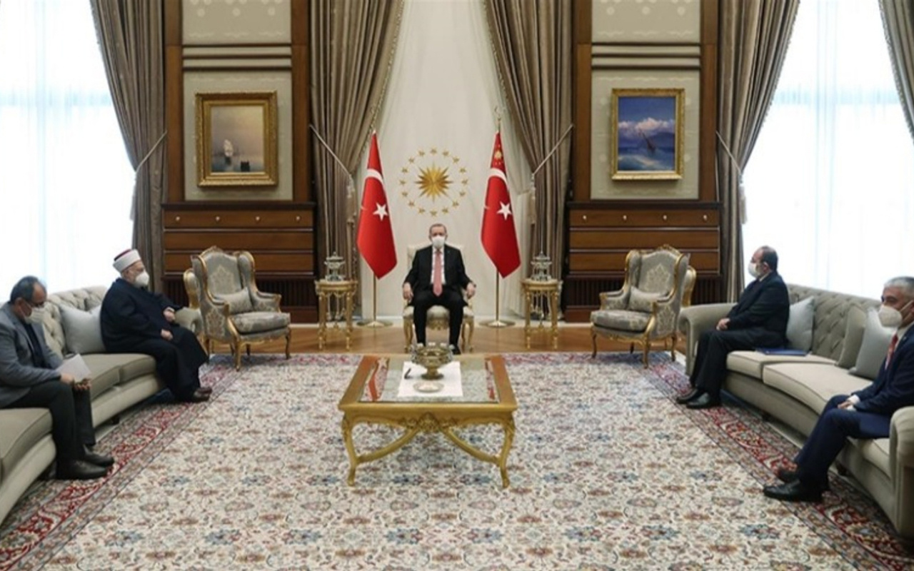 Cumhurbaşkanı Erdoğan, Mescid-i Aksa İmam Hatibi Şeyh Sabri'yi kabul etti