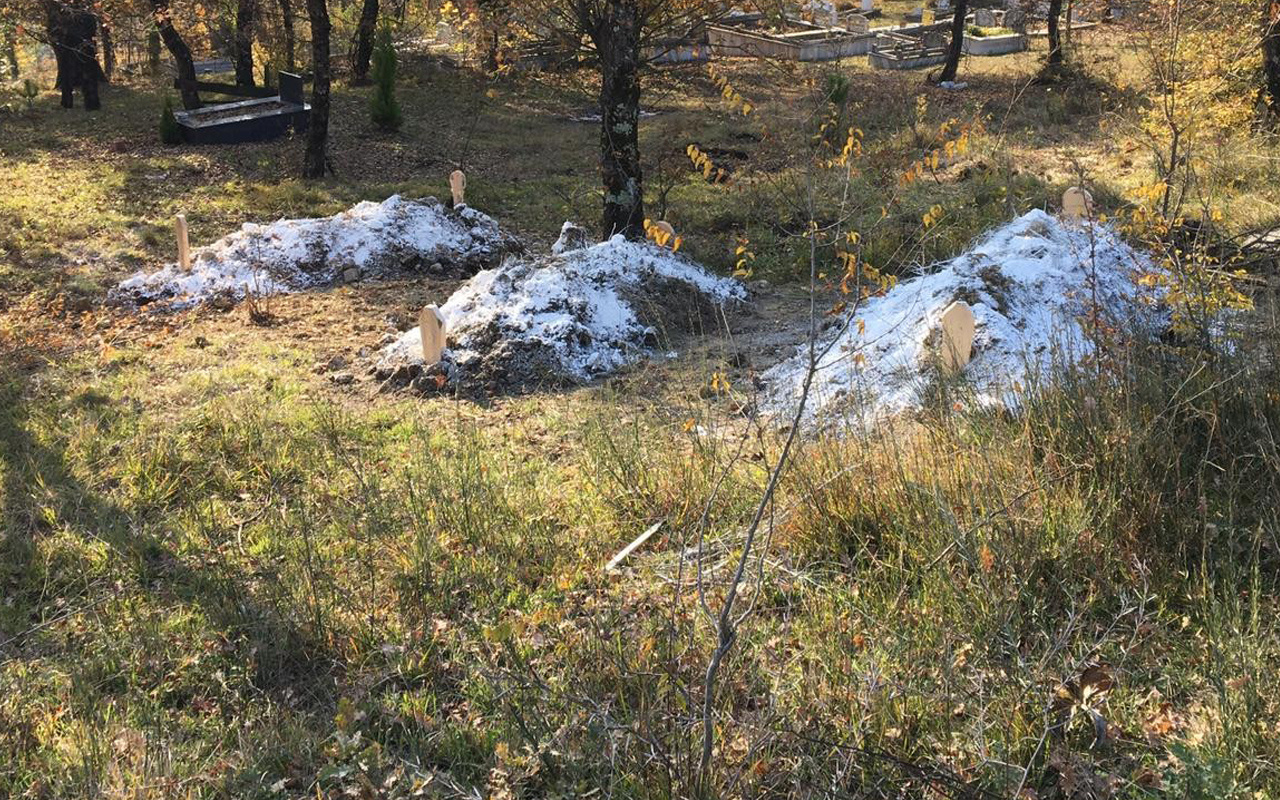 En acı fotoğraf! Baba ve iki oğlu koronavirüsten öldü