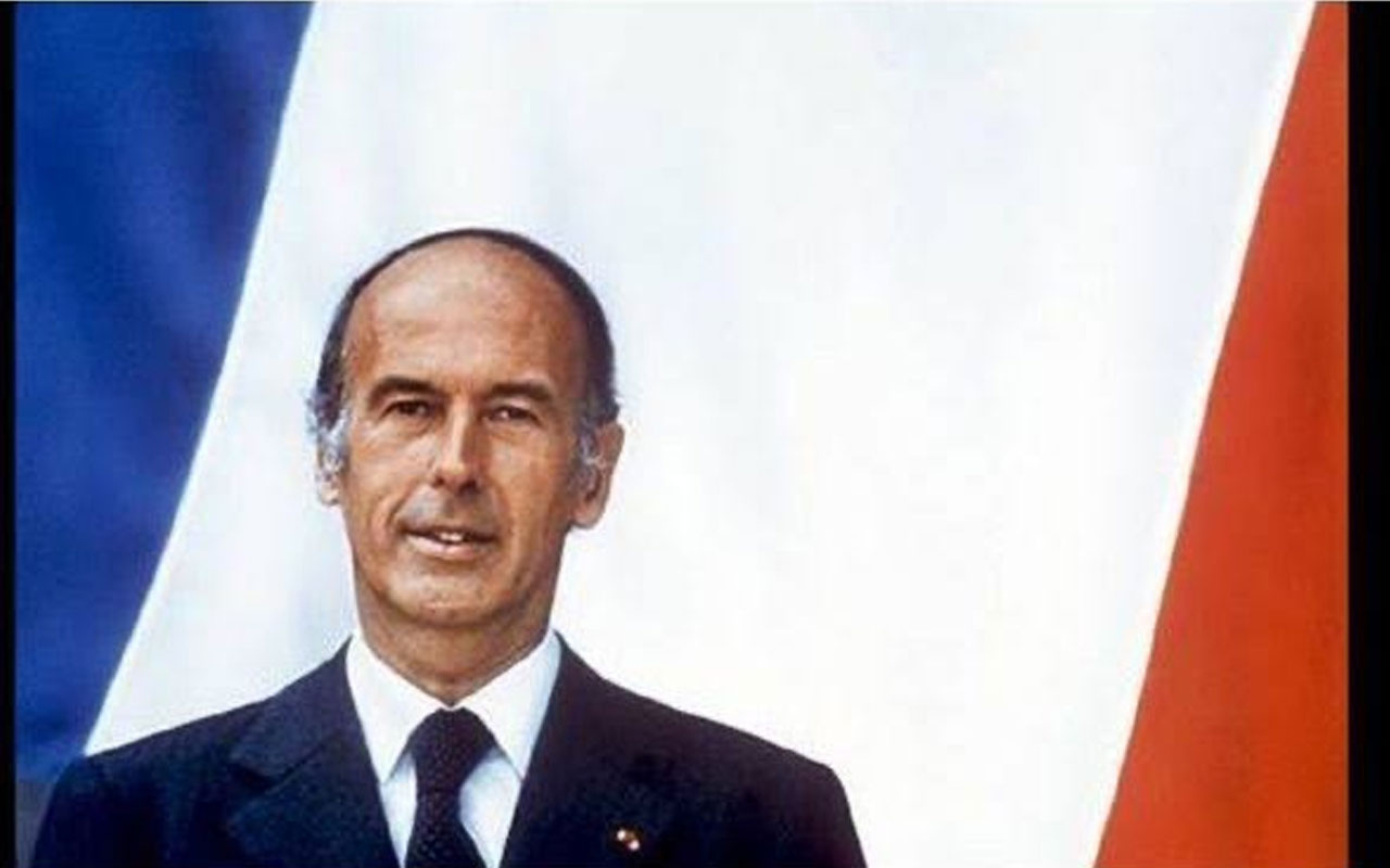 Eski Fransa Cumhurbaşkanı Valery Giscard d'Estaing koronavirüsten hayatını kaybetti