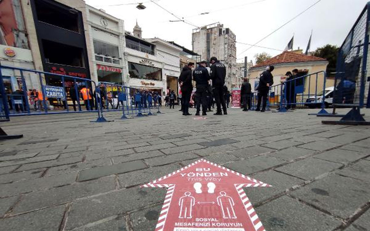 İstiklal Caddesi'nde 7000 kişi kuralı başladı! Yapıştırılan stickerler ile caddeye gelenler yönlendiriliyor