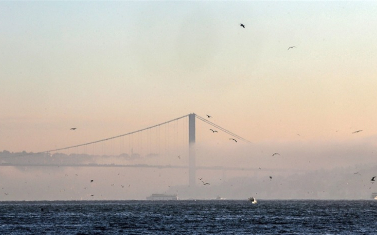 İstanbul Boğazı'nda gemi geçişleri çift yönlü askıya alındı