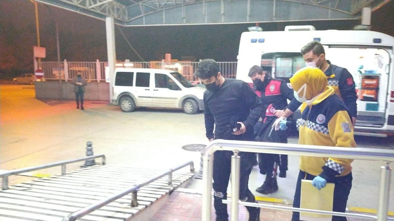 Yalova'da silahlı yaralama şüphelisinin yakınları ile polis arasında arbede! 2 polis yaralı, 9 gözaltı var