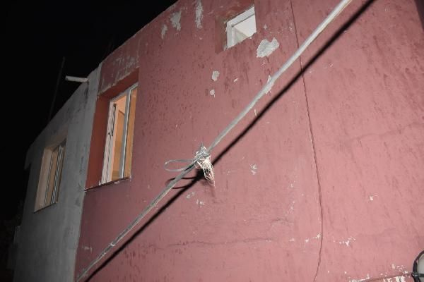İzmir'de koca vahşeti! Öldürdüğü eşini halıya sarıp gizlemeye çalıştı
