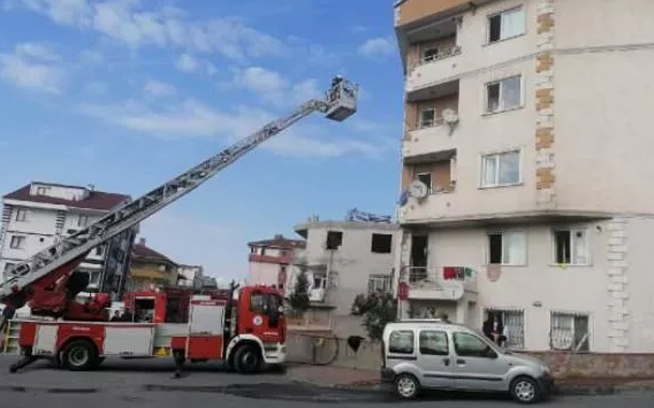 Gebze'de 4 katlı binada korkutan yangın! Mahsur kalan 11 kişi kurtarıldı