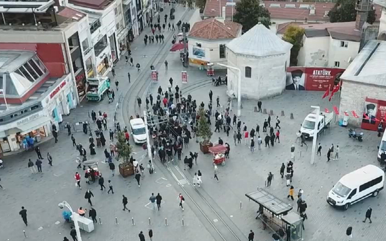 Beyoğlu'nda İstiklal Caddesi'ne girişler kapatıldı! Yoğunluk oluştu