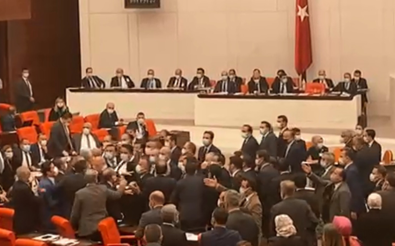 TBMM Genel Kurulunda AK Parti ve CHP milletvekilleri arasında arbede