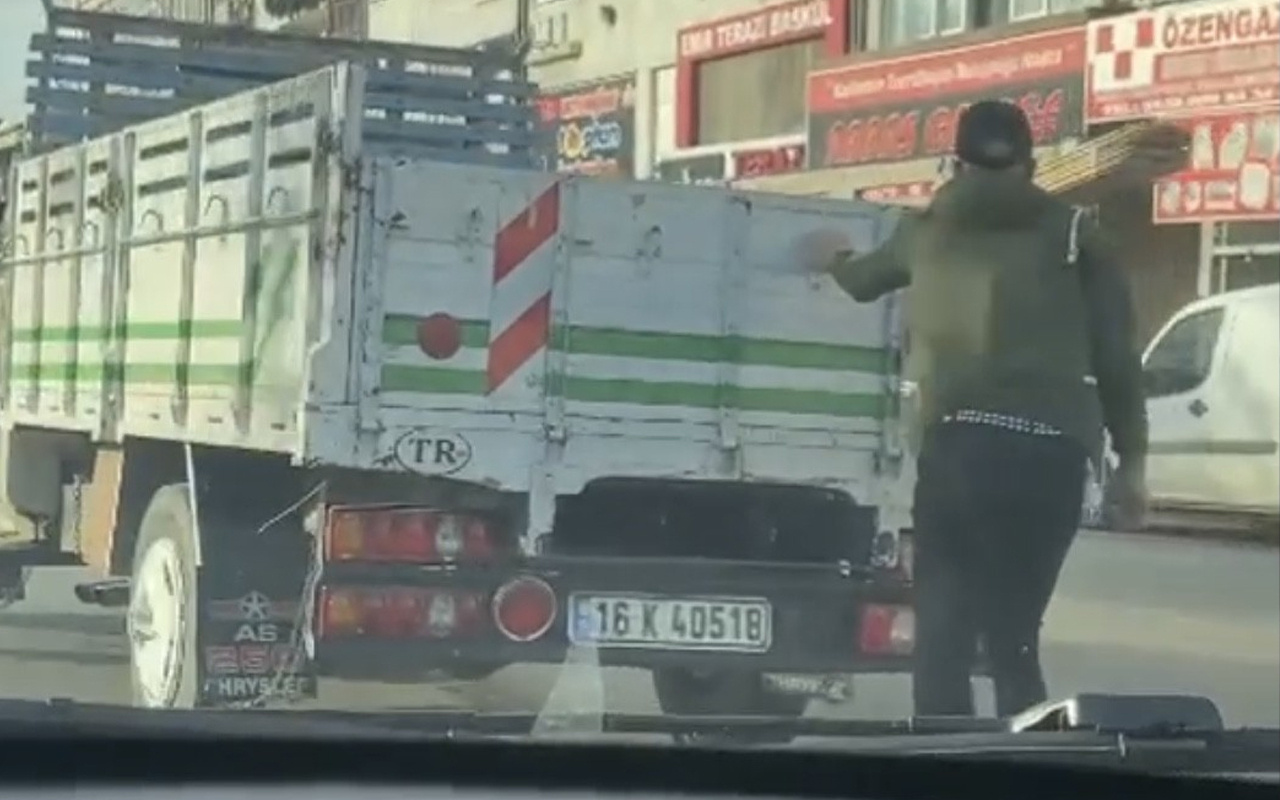 Bursa'da trafikte şaşkına çeviren görüntü! Ölümüne yolculuk