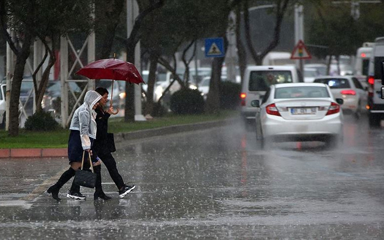 Meteoroloji açıkladı! Ilık ve yağışlı hava geliyor saati de günü de belli