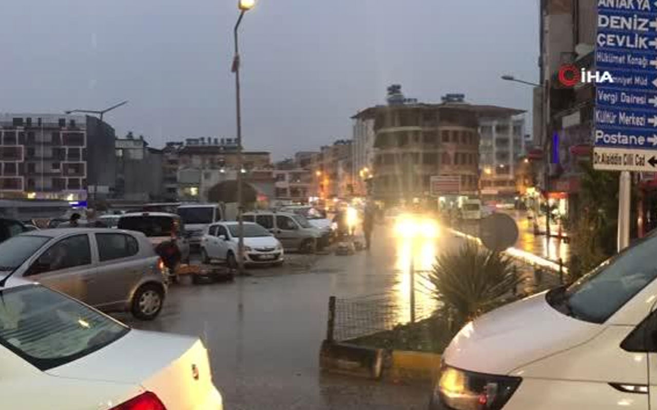Yağmur duası sonrası Hatay'da sağanak yağış etkili oldu
