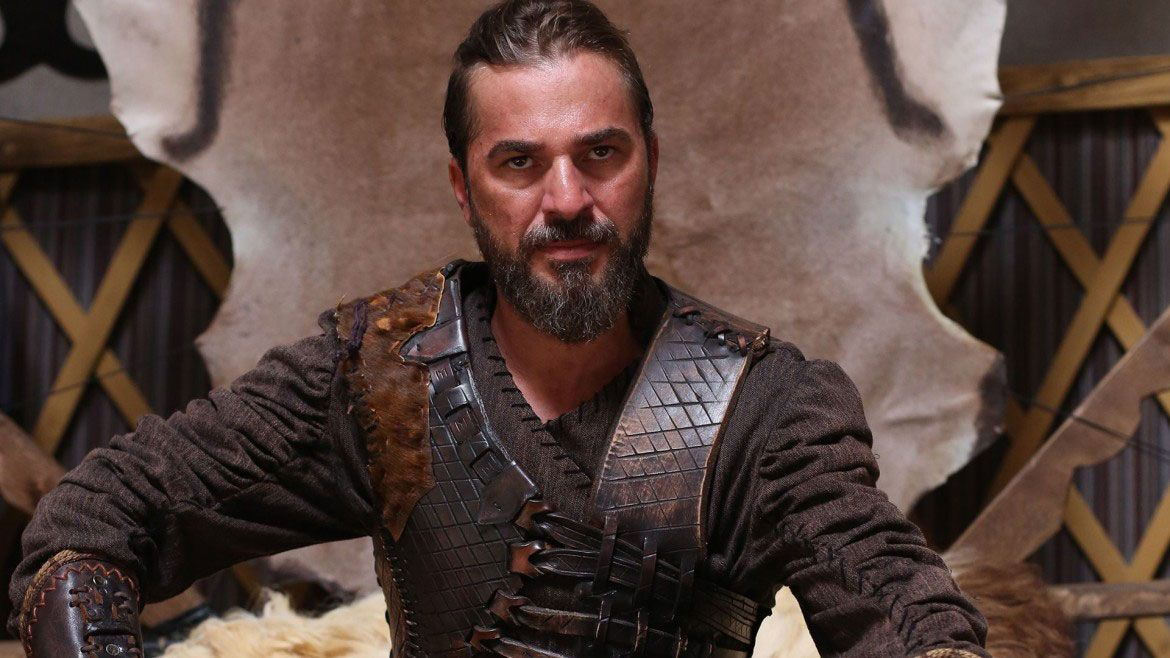 Engin Altan Düzyatan'a sevgi seli! Diriliş Ertuğrul'un yıldızı marka elçisi oldu