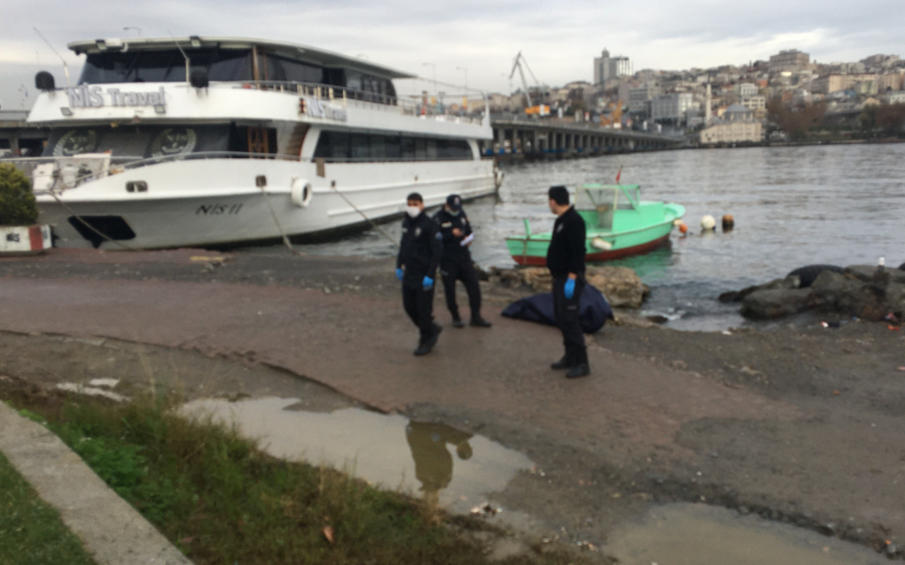 İstanbul'da denizde gören şok oldu! Polise haber verdiler