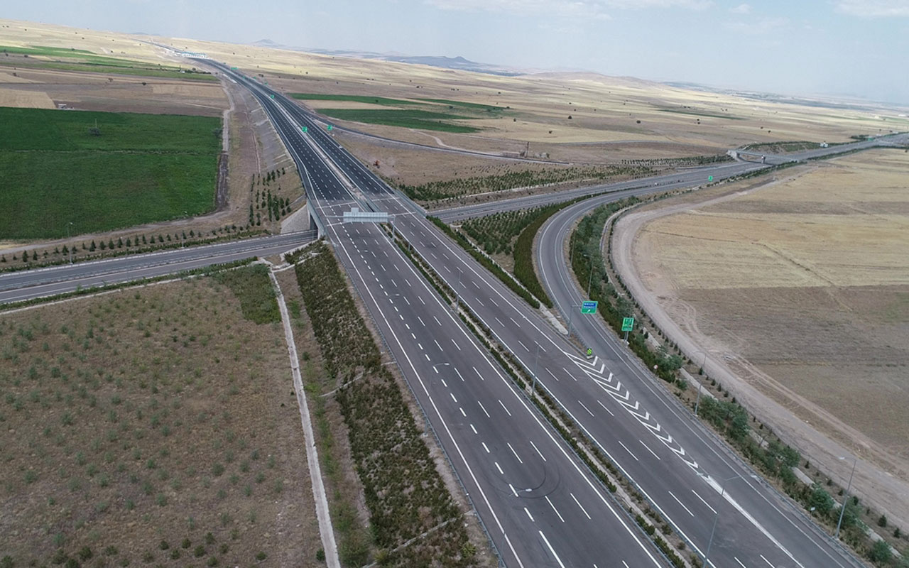 Ankara-Niğde Otoyolu'nun ikinci kesimi açılıyor seyahat süre 2 saate iniyor