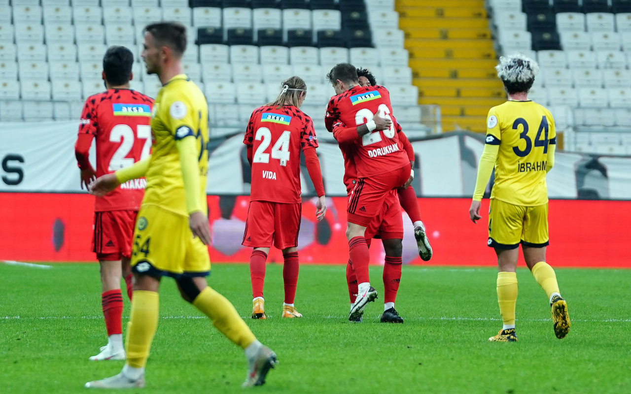 Tarsus İdman Yurdu'nu geçen Beşiktaş kupada yoluna devam ediyor