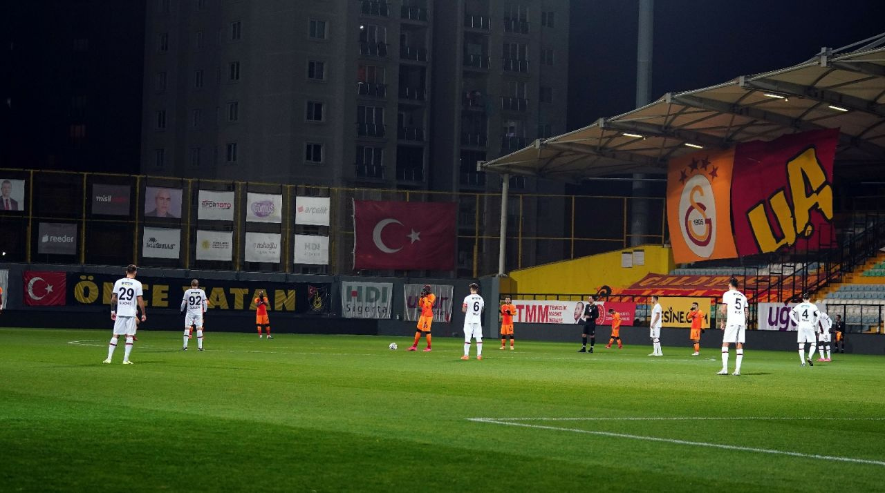 Fatih Karagümrük - Galatasaray maçında yayıncı kuruluşa protesto