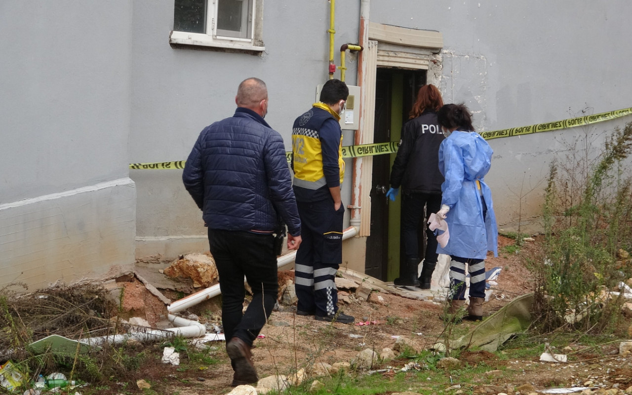 Bursa'da kayıp genç arkadaşının evinde silahla vurulmuş olarak ölü bulundu