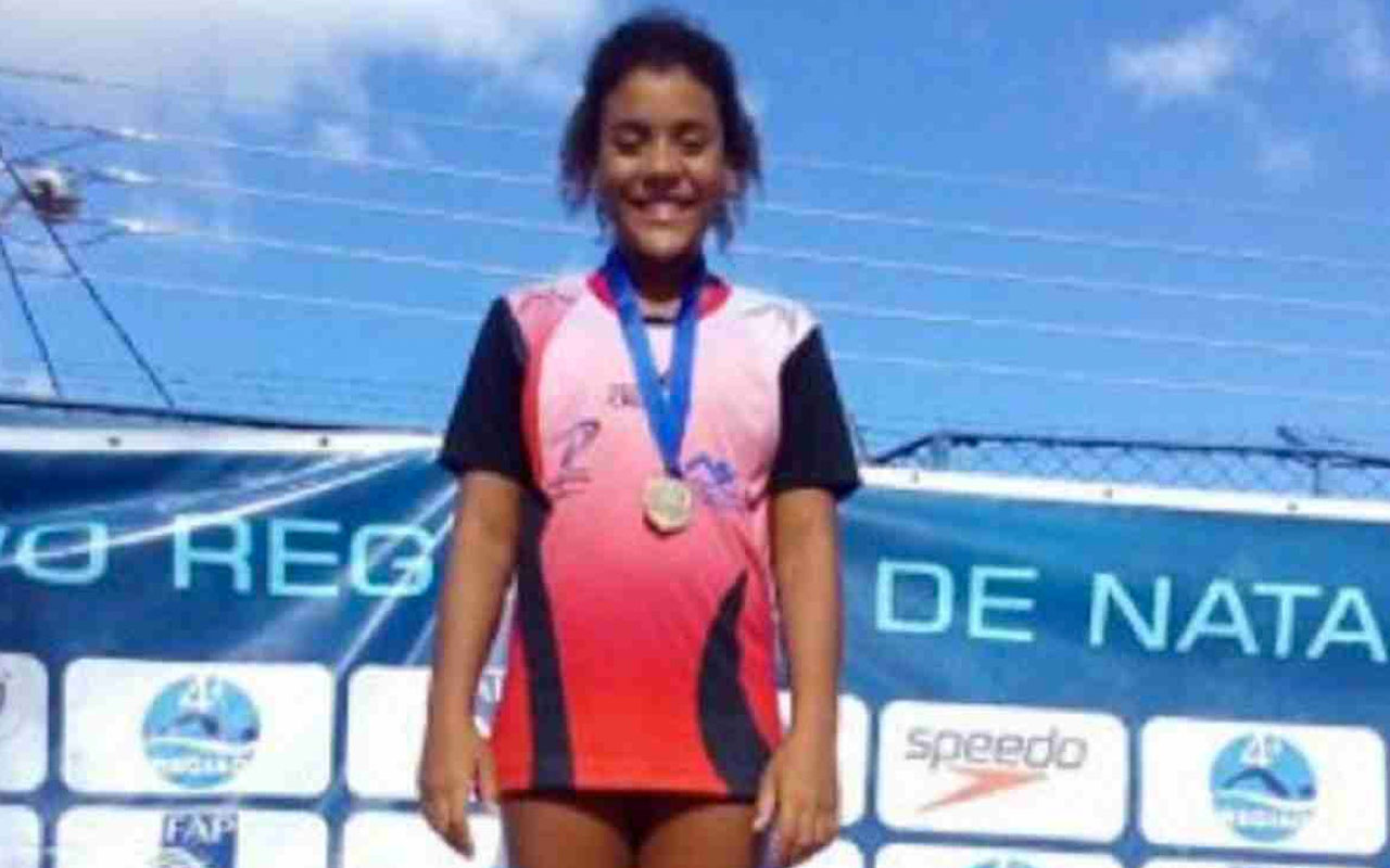 14 yaşındaki yüzücü, Mariana Franklin Ferreira koronaya yenik düştü
