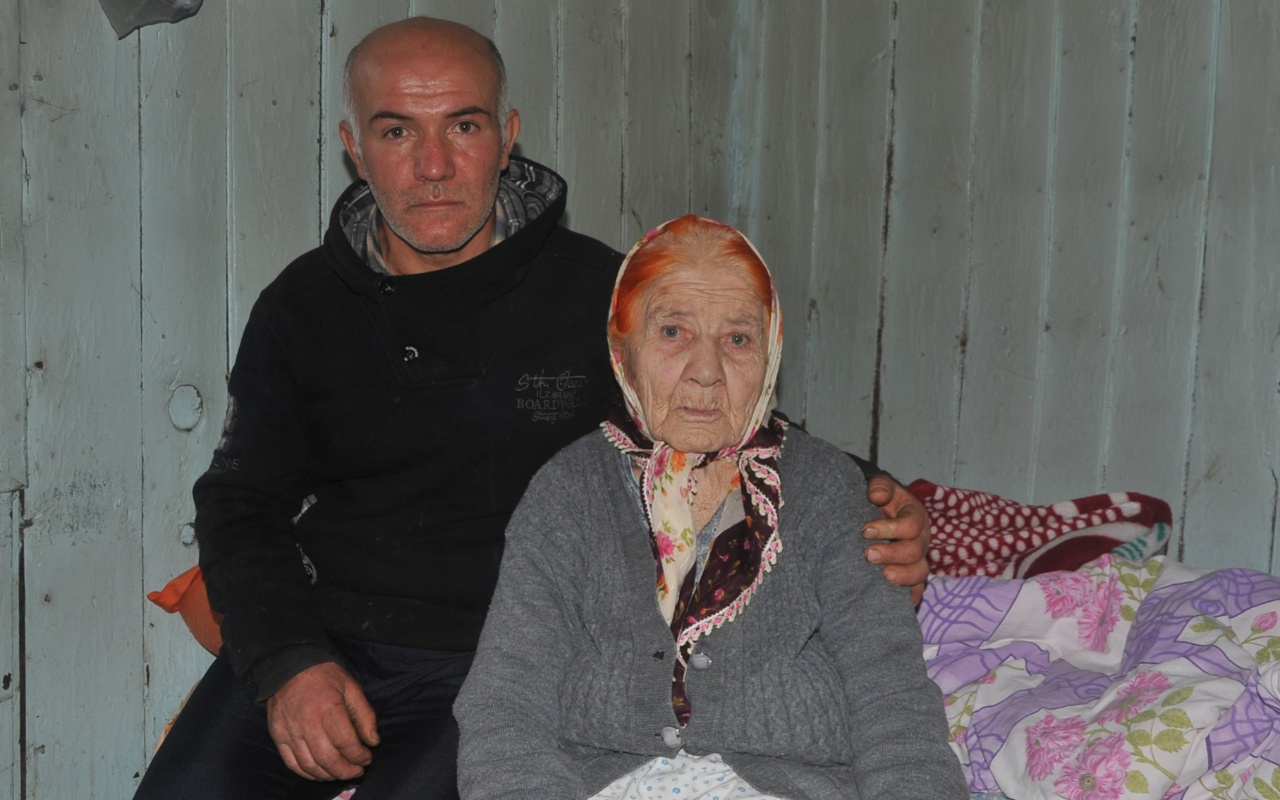 Samsun'da anne-oğlun dramı yürek burkuyor: Tek başına aç susuz