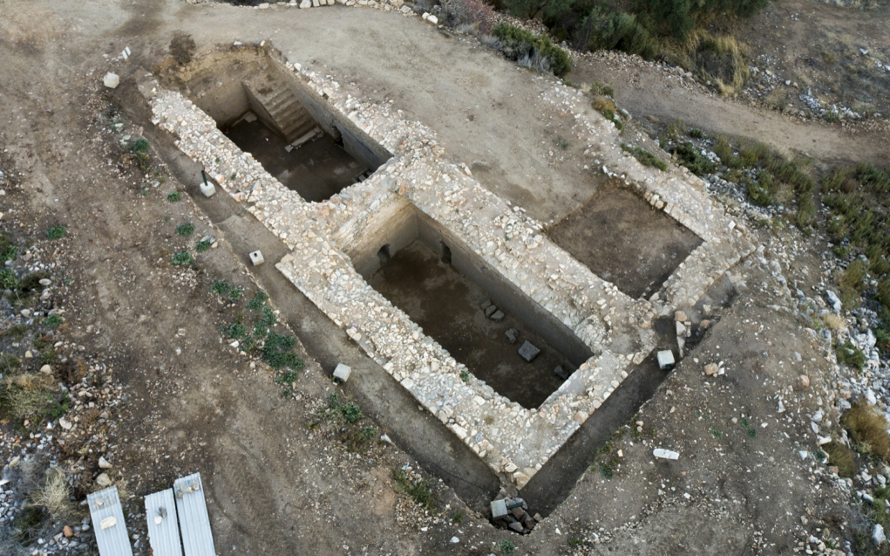 İzmir'deki Metropolis Antik Kenti kazılarında birbiriyle bağlantılı 4 sarnıç bulundu