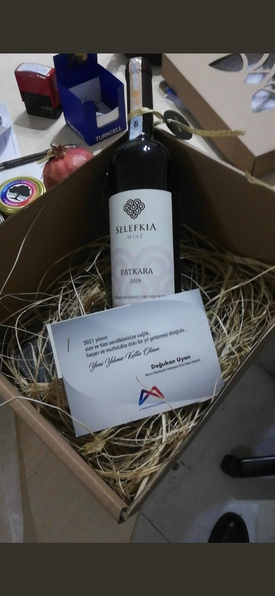 CHP'li belediye yılbaşı hediyesi olarak şarap yolladı!