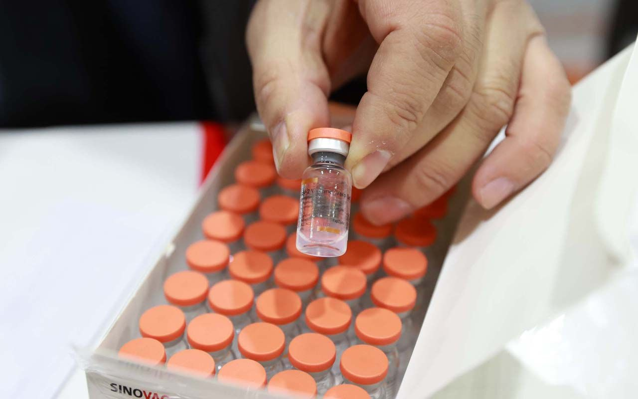 Türkiye'de uygulanacak 3 milyon Çin aşısı depoya girdi! İşte o depodan ilk görüntüler