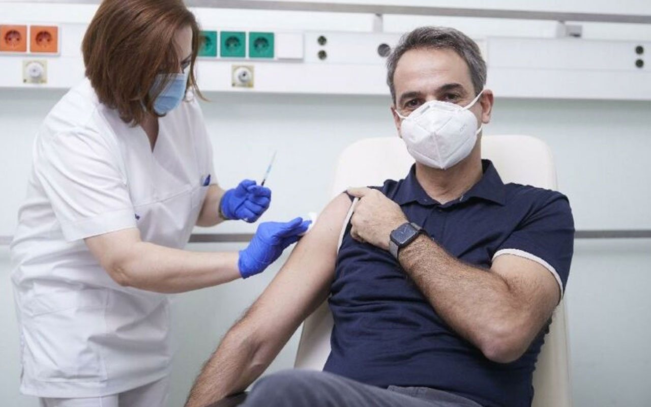 Yunanistan Başbakanı Miçotakis'ten tepki çeken aşı fotoğrafı