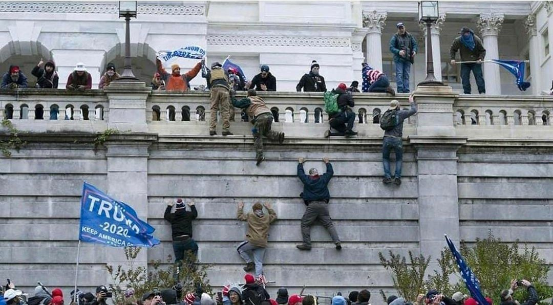 Kongre binasını basan boynuzlu protestocunun kimliği ortaya çıktı