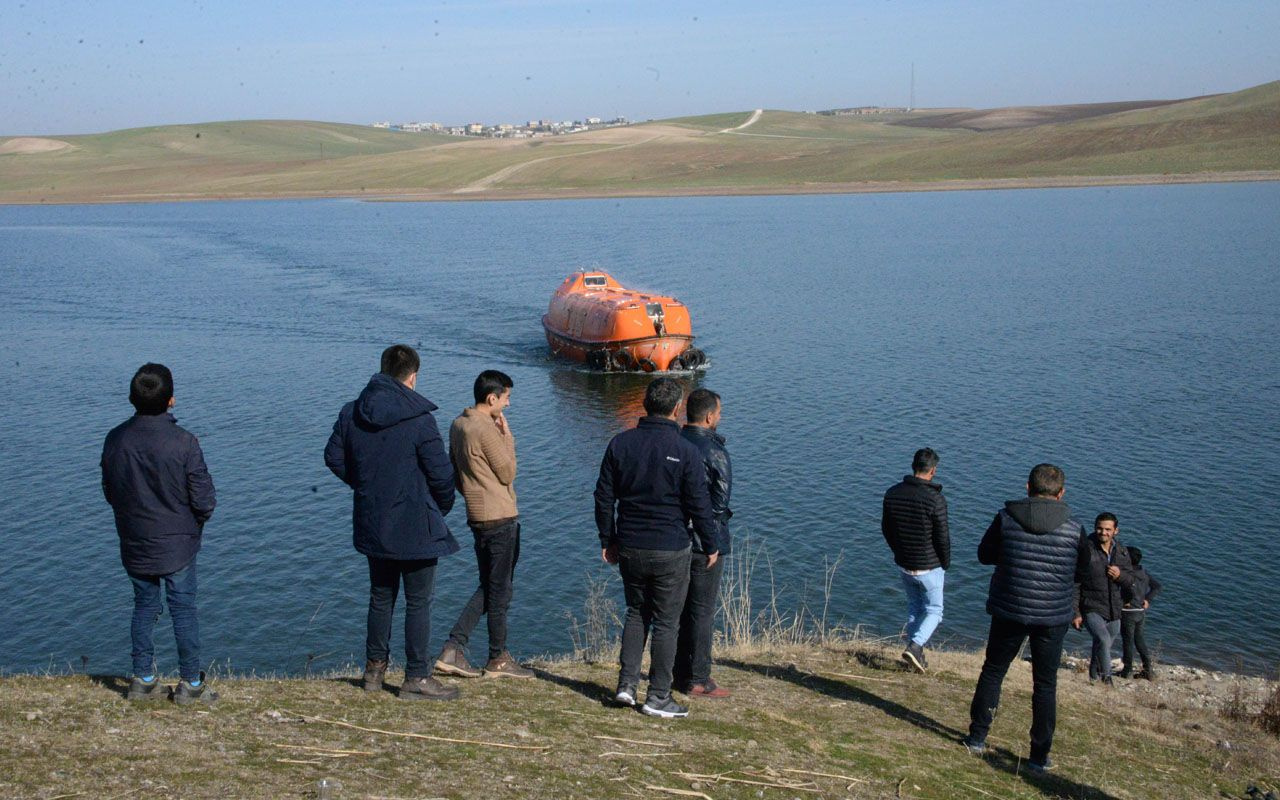 Denizi olmayan Diyarbakır'da denizaltı şaşırttı! Köy ağası düşünüp İzmir'den TIR'la getirdi